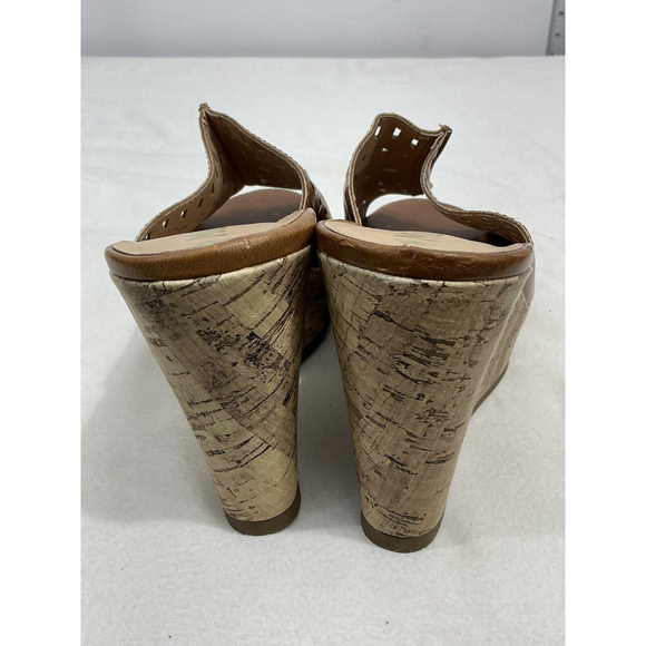 Womans Mudd Brown Slip On Perforated Faux Leather Cork Wedge Sandal 8.5 M - Picture 5 of 9